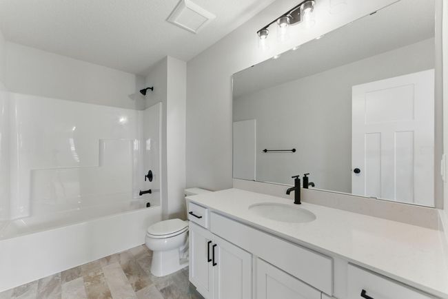 Main Bathroom upstairs | Image 26
