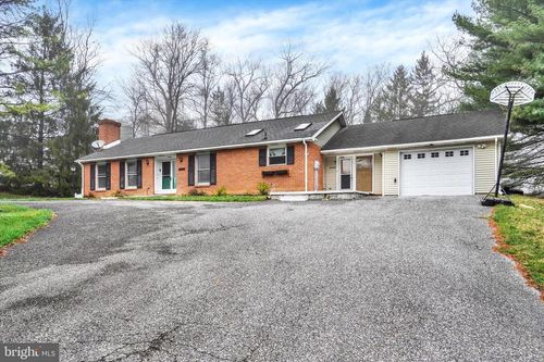 3870 Autumn Ln, STEWARTSTOWN, PA, 17363-7536 | Card Image