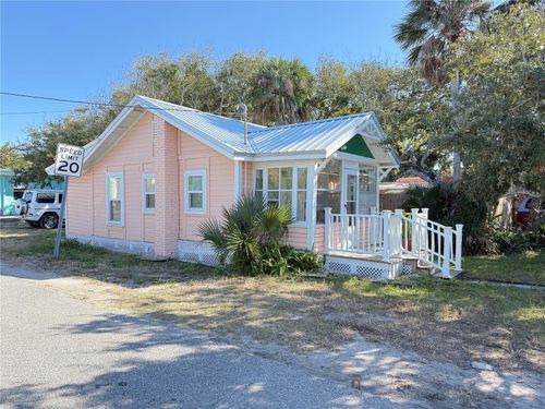 207 N Pine St, New Smyrna Beach, FL, 32169-2551 | Card Image