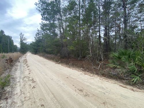 211 Suge Ln, FLORAHOME, FL, 32140 | Card Image