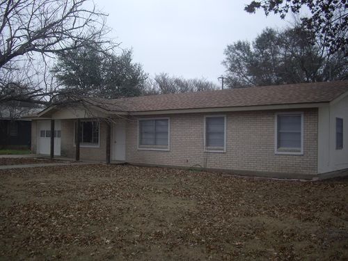 815 Sunset St, Fredericksburg, TX, 78624-2647 | Card Image