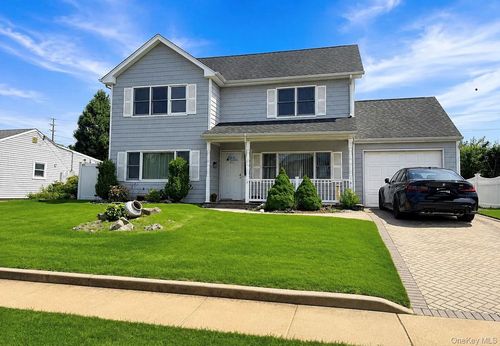 4161 Harriet Rd, Bethpage, NY, 11714-6212 | Card Image
