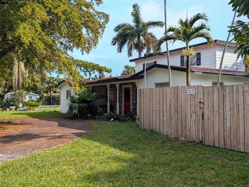 3565 Lloyd Dr, Fort Lauderdale, FL, 33309-5012 | Card Image