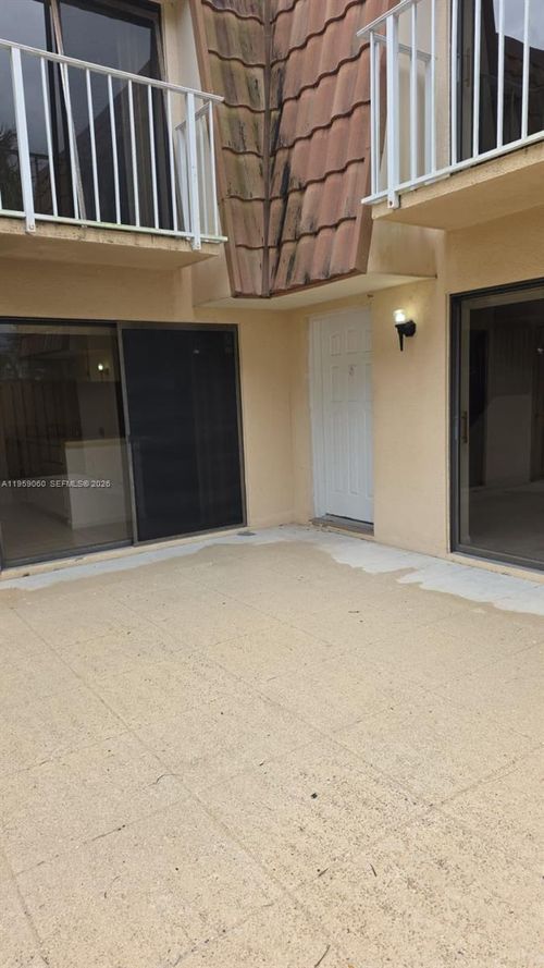739-739 Mill Valley Pl, West Palm Beach, FL, 33409-7613 | Card Image