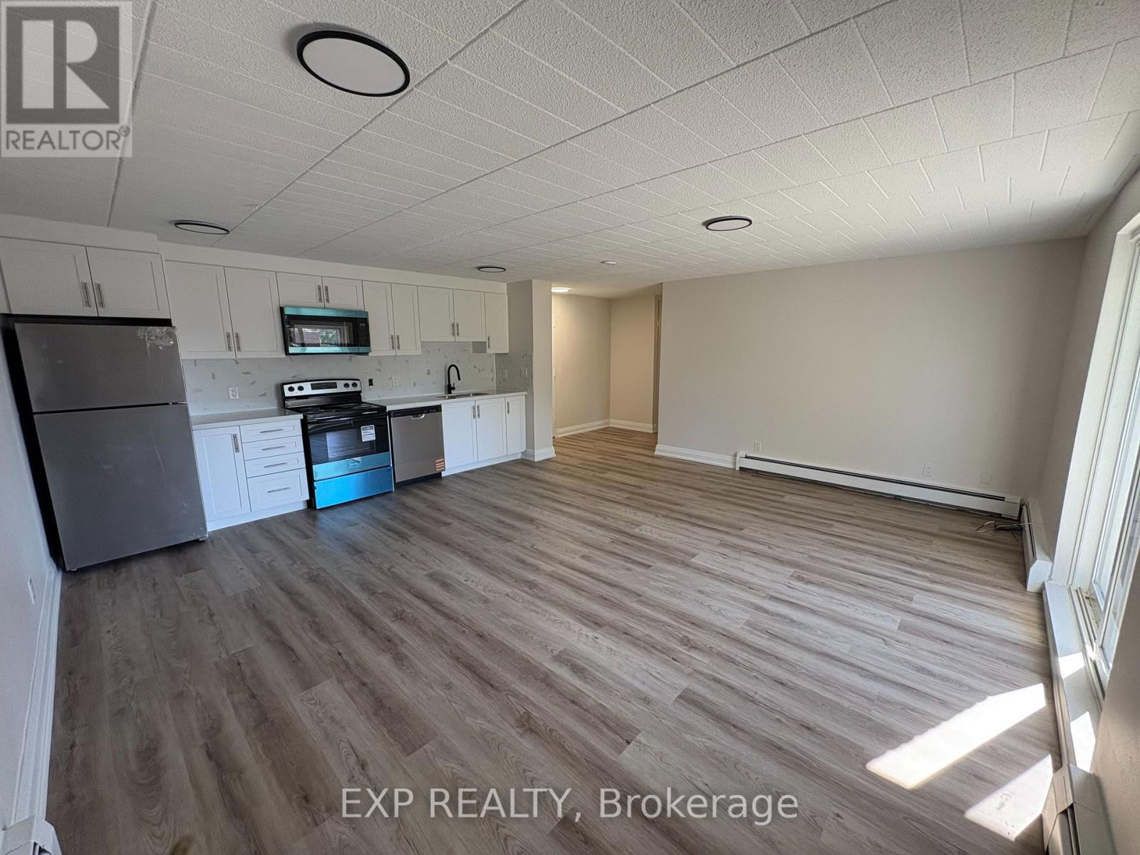 Residential Lease in Niagara Falls (Downtown)