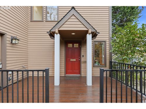 2935 Nw Thurman St, Portland, OR, 97210-1940 | Card Image