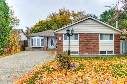 31 Burgby Ave, Brampton, ON, L6X2G7 | Card Image