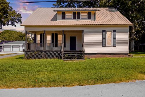 301 Bennett St, Decherd, TN, 37324-3046 | Card Image
