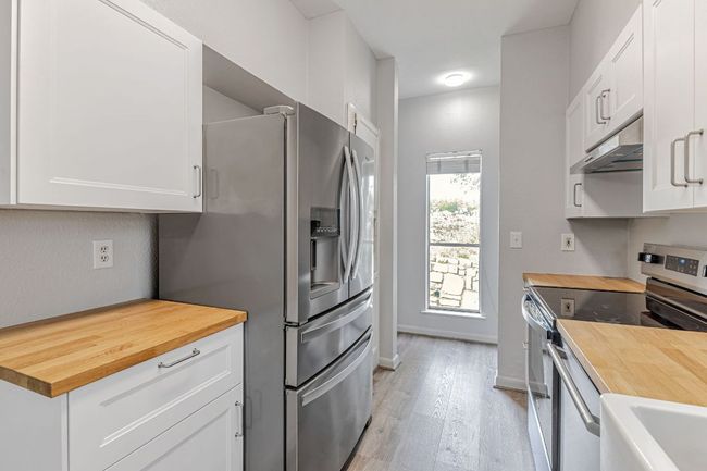 APT-1601 - 2450 Wickersham Ln, Condo with 2 bedrooms, 2 bathrooms and 3 parking in Austin TX | Image 9