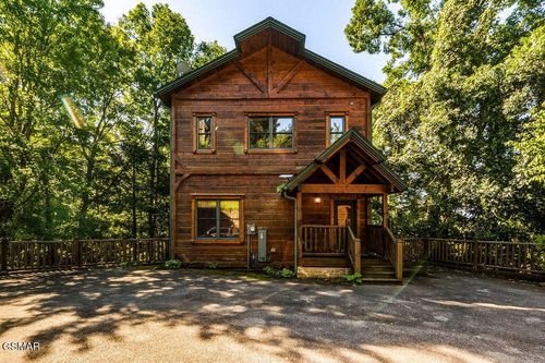 807 Great Smoky Way, Gatlinburg, TN, 37738 | Card Image