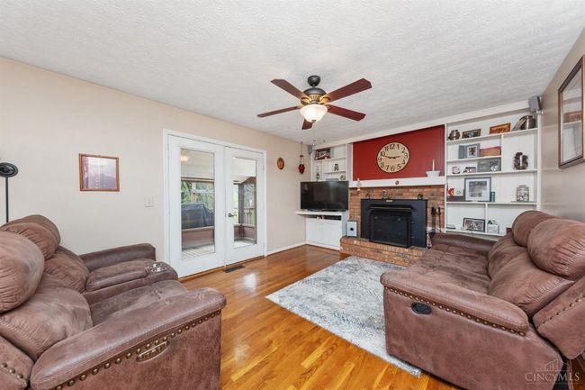 Family Room | Image 21