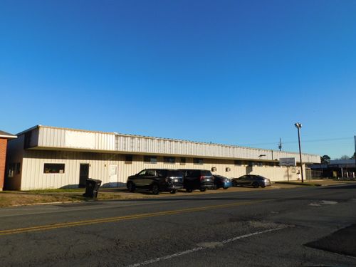 101 1st St Ne, Springhill, LA, 71075-3215 | Card Image