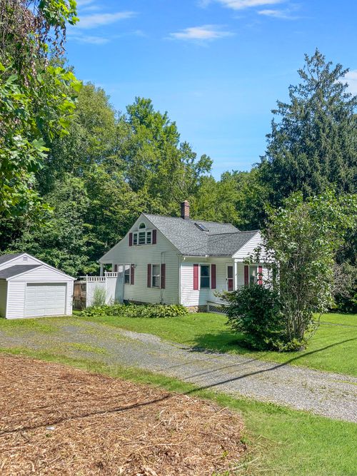 82 Tucker Hill Rd, Middlebury, CT, 06762-2511 | Card Image