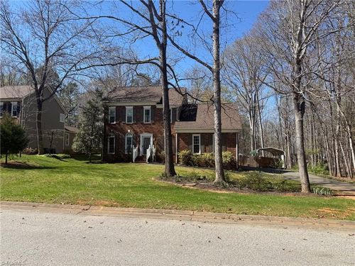 2145 Benwicke Dr, Pfafftown, NC, 27040-9214 | Card Image