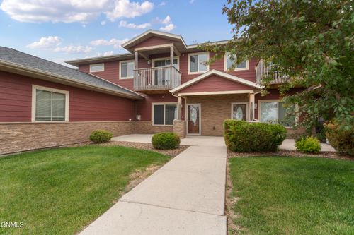 3506 33rd Ave W, Williston, ND, 58801-6945 | Card Image