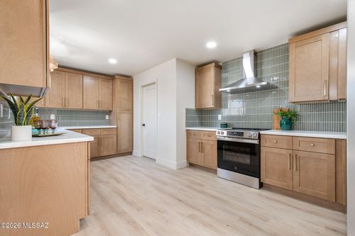 5635 N Camino De Las Estrellas, Tucson, AZ, 85718-4408 | Card Image