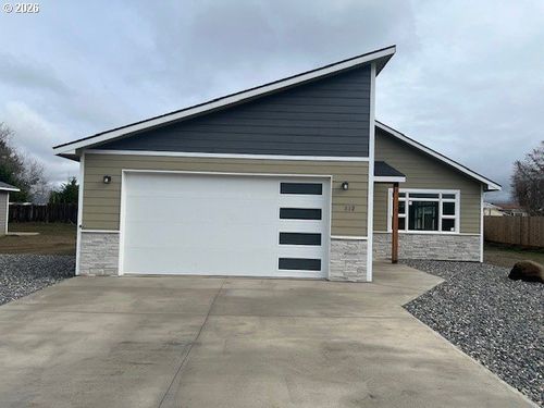 332 Lolly Ln, Dallesport, WA, 98617-8900 | Card Image