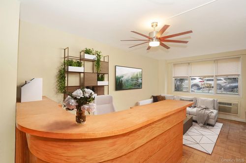 1f-110-50 71st Rd, Forest Hills, NY, 11375-4972 | Card Image