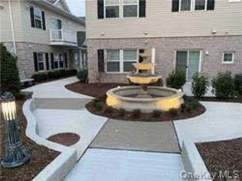 22-580 W Main St, Babylon, NY, 11702 | Card Image