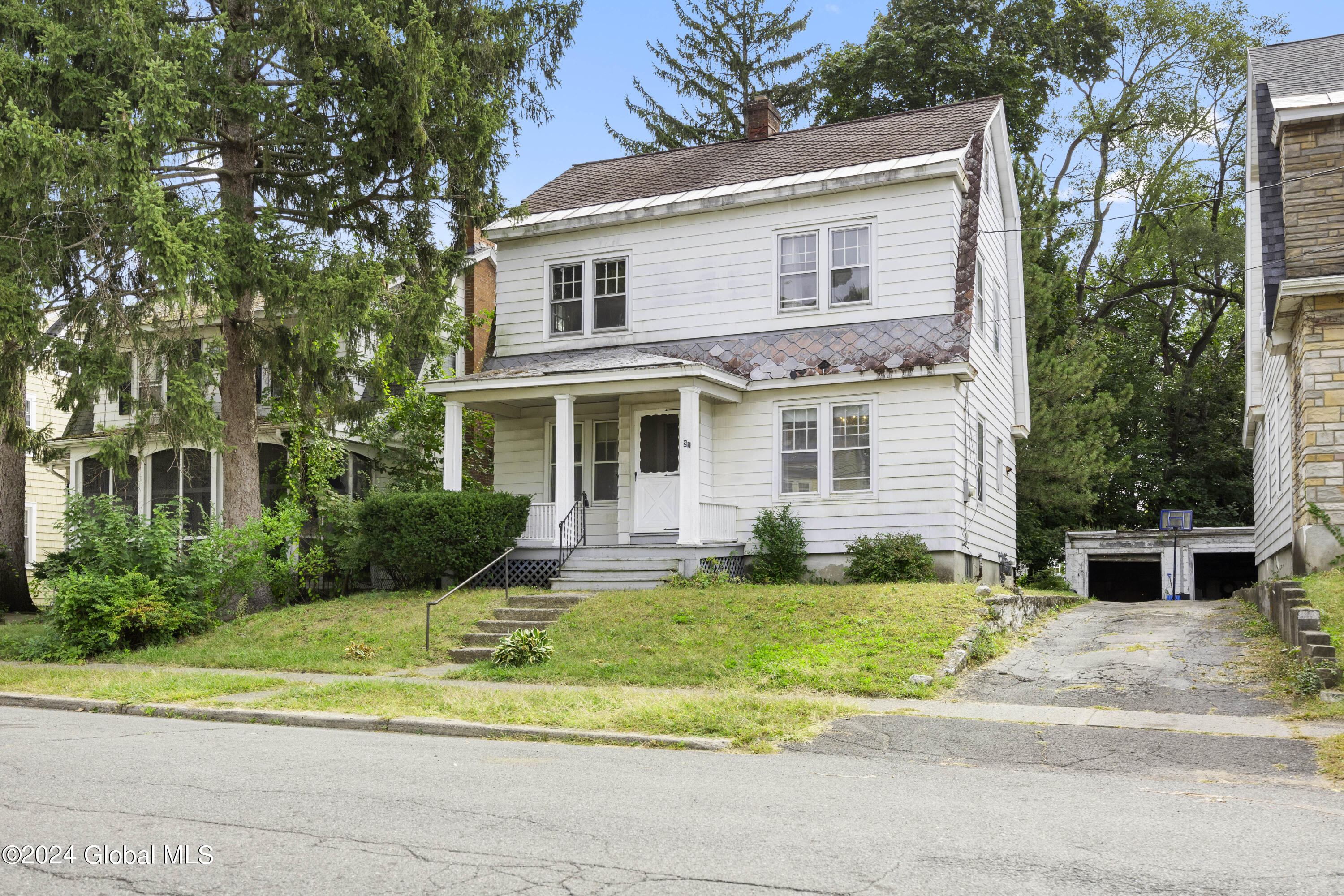 Eileen St, Albany, NY 12203