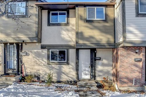 2603 Pimlico Cres, Condo with 3 bedrooms, 2 bathrooms and 1 parking in Ottawa ON | Card Image