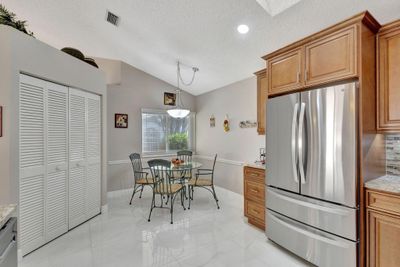 9238 Heathridge Drive, House other with 3 bedrooms, 2 bathrooms and null parking in West Palm Beach FL | Image 3