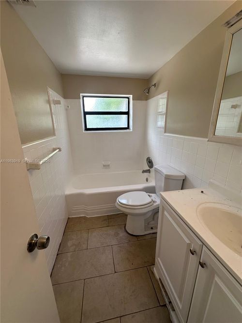 320 Nw 33rd Ave, Lauderhill, FL, 33311 | Card Image