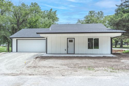 212 N West St, Leon, KS, 67074-8805 | Card Image