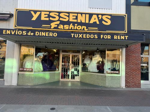 79 N Main St, Porterville, CA, 93257-3711 | Card Image