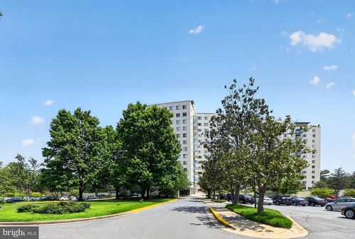1504-10201 Grosvenor Pl, ROCKVILLE, MD, 20852-4622 | Card Image