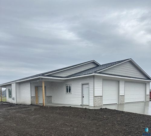 507 Huckleberry Trl, Harrisburg, SD, 57032-2602 | Card Image
