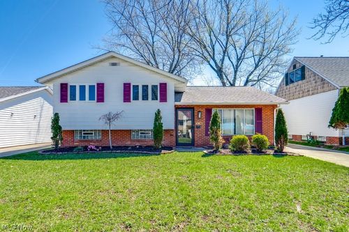 26288 Aaron Dr, Euclid, OH, 44132-2545 | Card Image