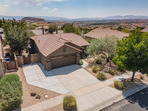 2542 E Hilltop Ledge Dr, Washington, UT, 84780-2655 | Card Image