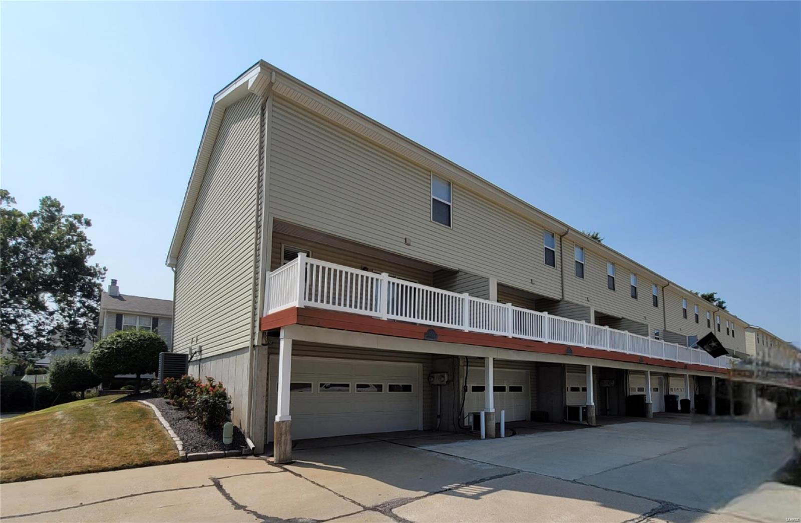 Honeysuckle Dr, Saint Charles, MO 63303