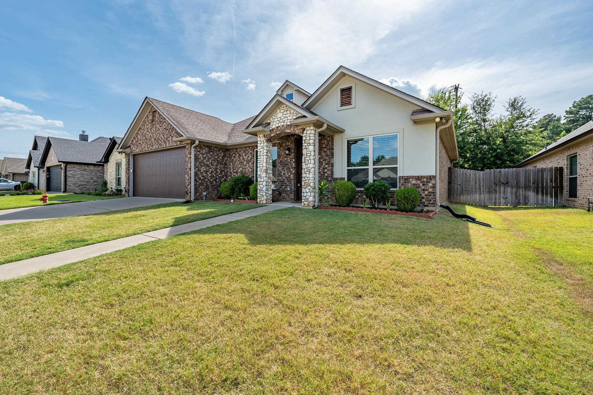 Residential in Hallsville
