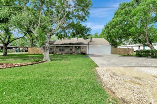 1002 S Second St, Ganado, TX, 77962 | Card Image