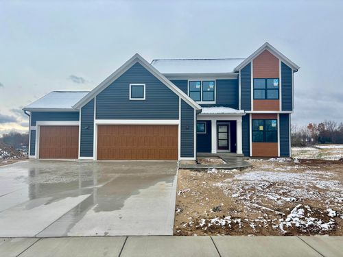 8318 Kettle Hill Ct Se, Alto, MI, 49302-8212 | Card Image