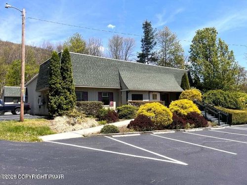b-1580 Center Ave, Jim Thorpe, PA, 18229-1012 | Card Image