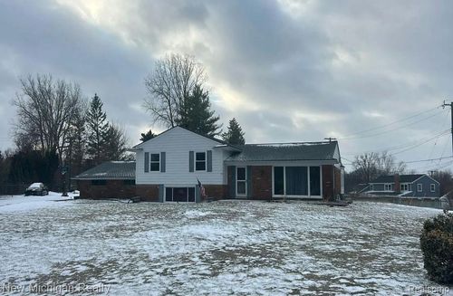 2041 Twilight Hl, Commerce Twp, MI, 48390-2671 | Card Image