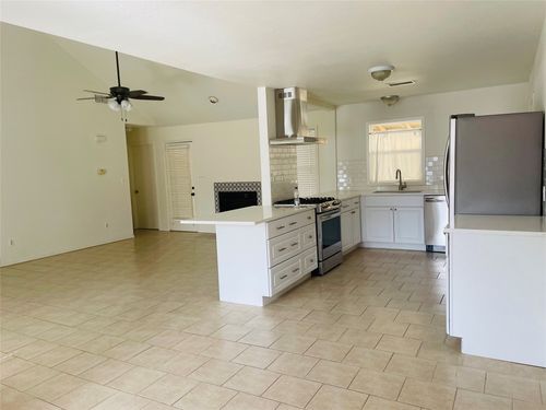 2406 Patsy Pkwy, Austin, TX, 78744-5662 | Card Image