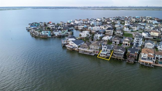 1827 Port O Call St, House other with 4 bedrooms, 5 bathrooms and 2 parking in Tiki Island TX | Image 39