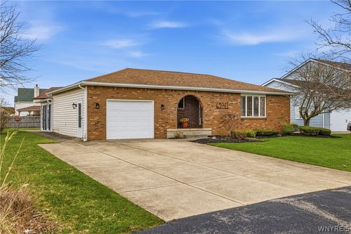 6941 Rebecca Drive, Wheatfield, NY, 14304 | Card Image