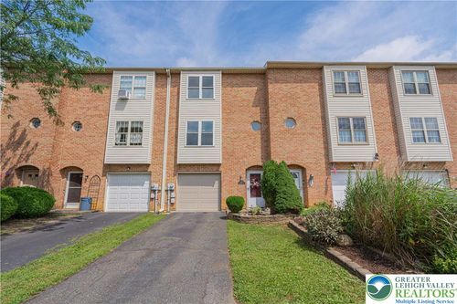 325 W 2nd St, ALBURTIS, PA, 18011-9316 | Card Image