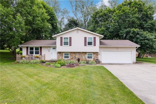 12035 Pueblo Path Avenue Nw, Uniontown, OH, 44685 | Card Image