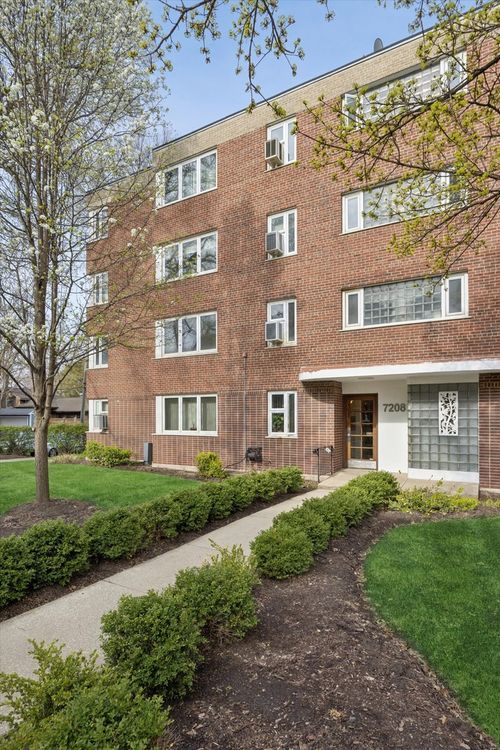 apt-2se-7208 Oak Ave, River Forest, IL, 60305-1954 | Card Image