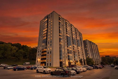 508-35 Green Valley Dr, Kitchener, ON, N2P2A5 | Card Image