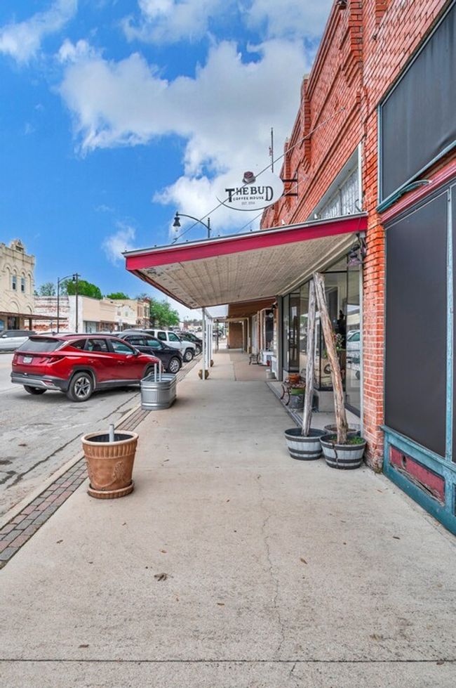 421 W Main St, Home with 0 bedrooms, 0 bathrooms and null parking in Rosebud TX | Image 5