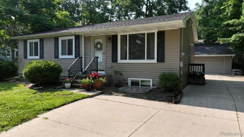 5815 Lake Drive, Meridian Twp, MI, 48840 | Card Image