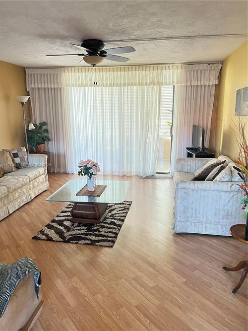 apt-417-2851 Somerset Dr, Lauderdale Lakes, FL, 33311-1960 | Card Image