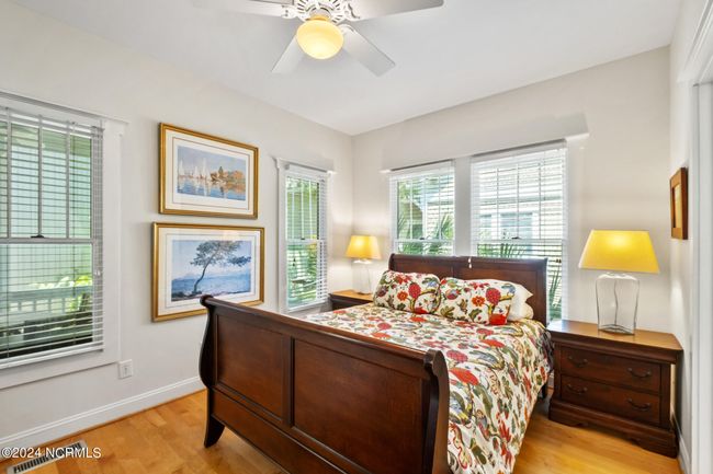 SHARED BATH NEXT TO SCRN PORCH | Image 25